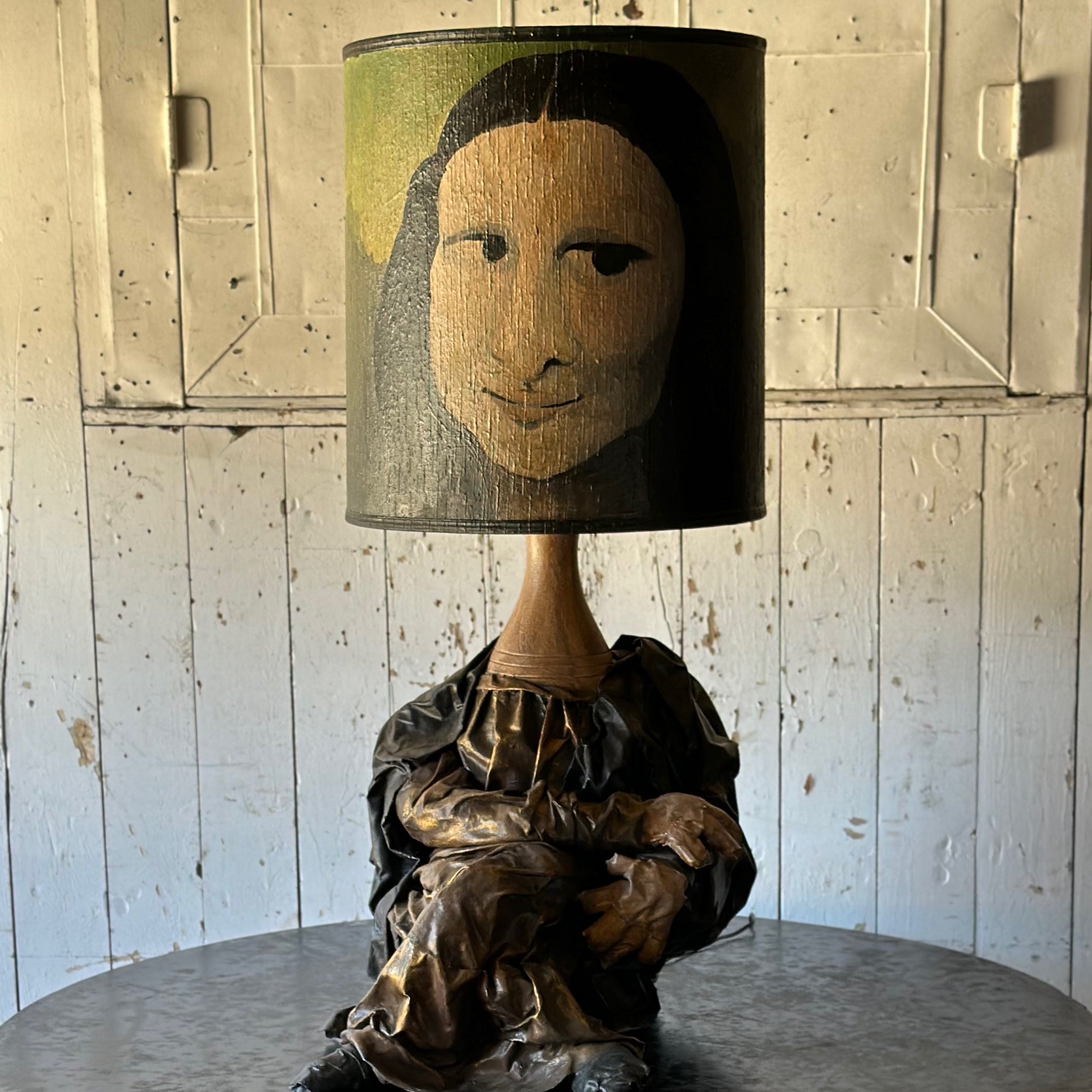 Mona lisa table lamp
